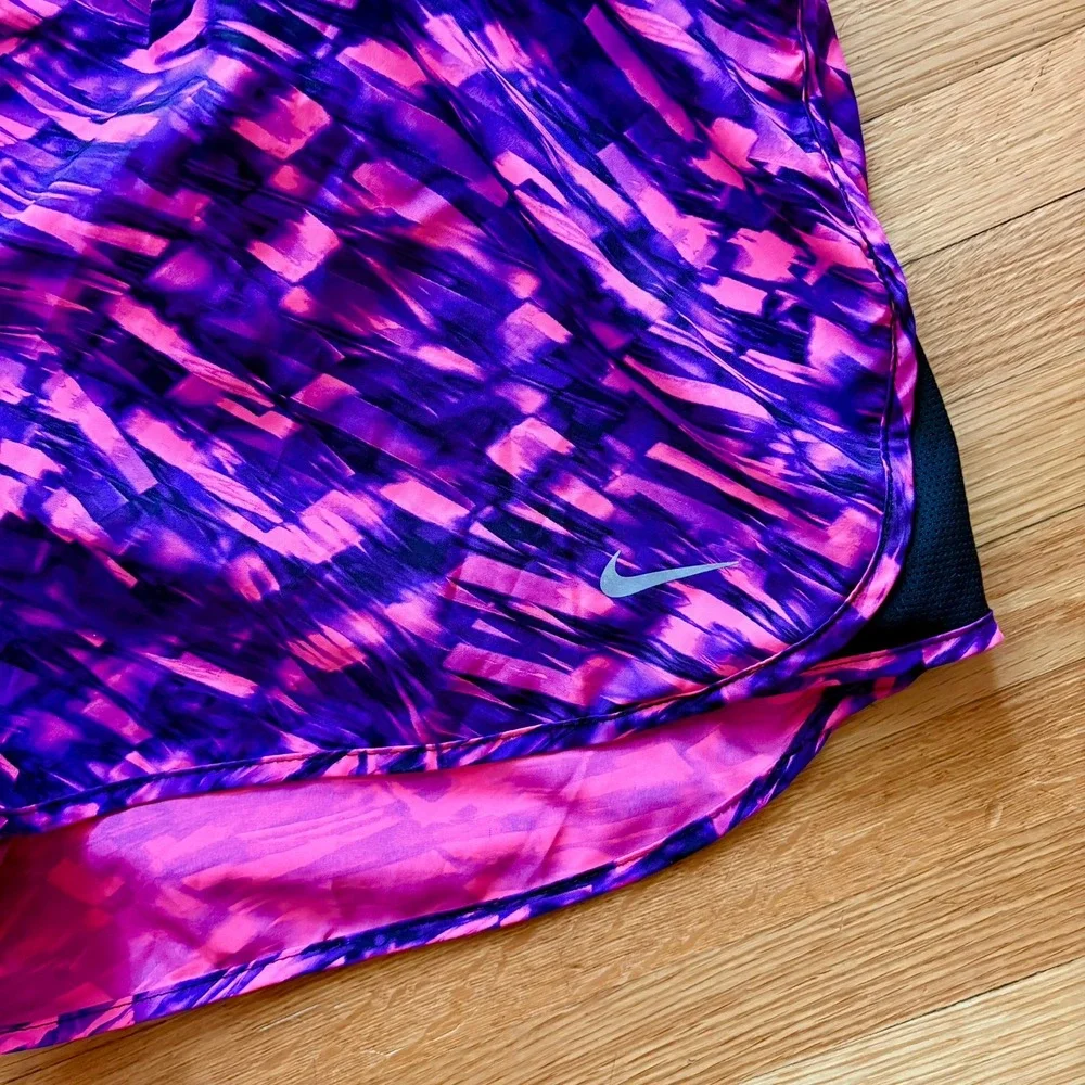 Nike Tempo Dri-FIT Womens Running Shorts Purple Pink Zip Pocket Size L Workout